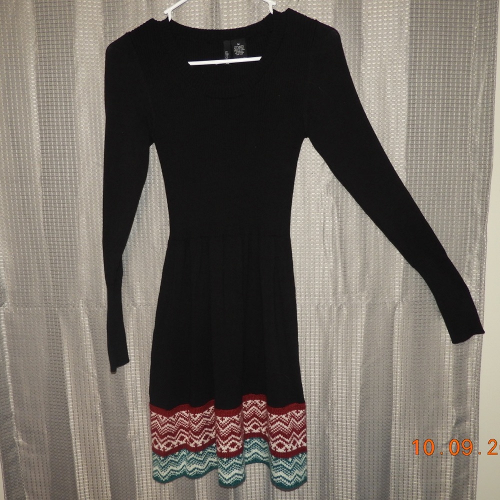Cute dress!